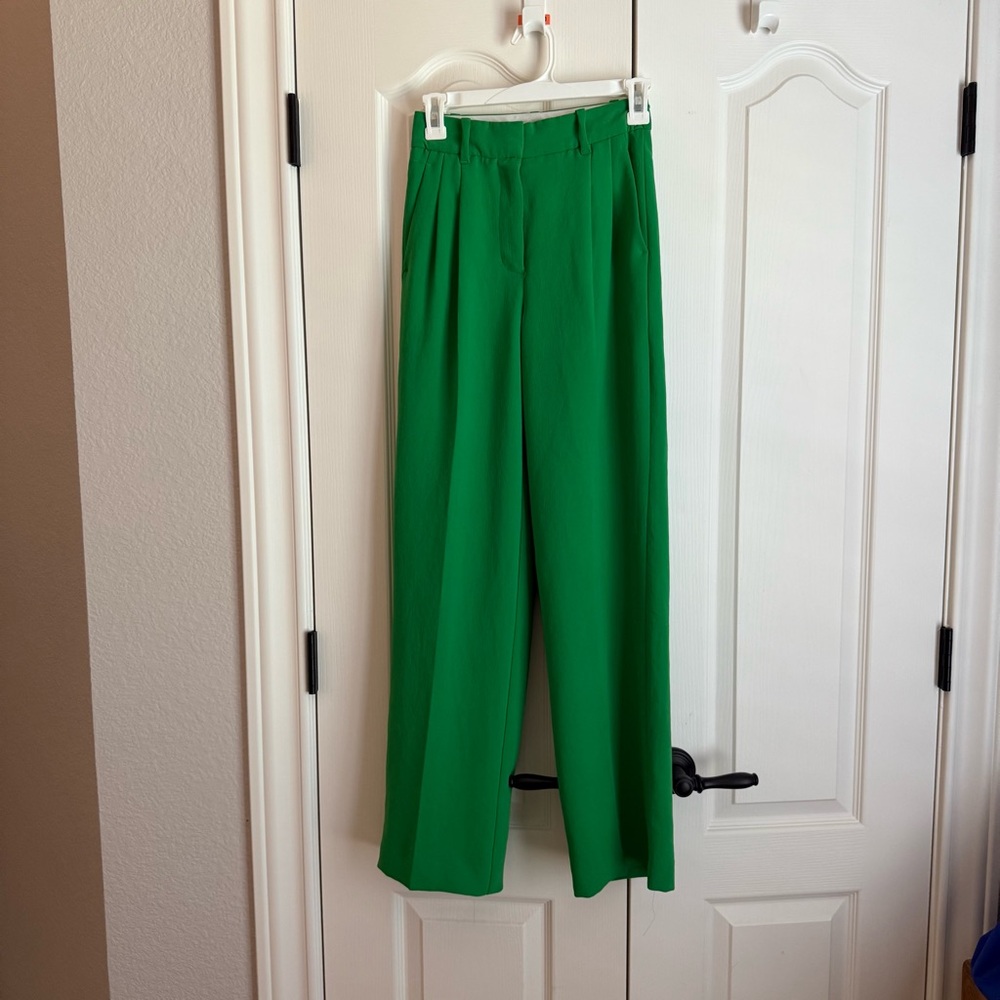 Wilfred Green High Waisted pants